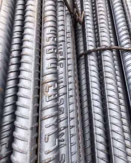 Prix ​​d'usine ASTM 4mm 6mm 8m 10mm 12mm HRB335 HRB400 HRB500 prix des barres d'armature en acier déformé en béton